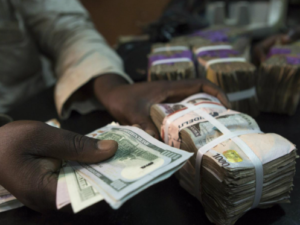 Naira Weakens Against Dollar Hits N1600 in Parallel Market