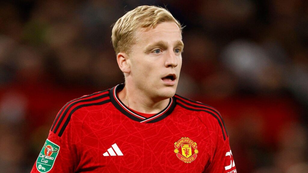 Van de Beek Confirms Man Utd Exit