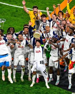 Tottenham Hotspur wins first trophy in 17 years by beating Manchester United 1-0 in Europa League final