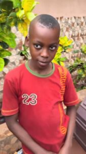 Family shocked to see young boy taking care of b0dies in the m0rgue (video)