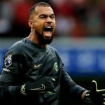 Sánchez exit looms? Chelsea consider other goalkeeper options