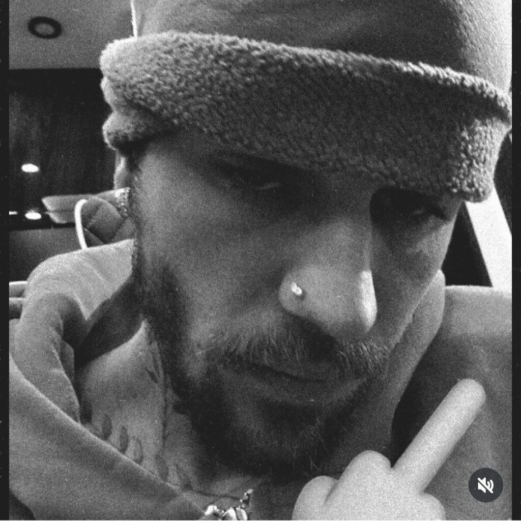 Justin Bieber warns he's not to be f**ked with as he shares chats with a former friend he's blocked