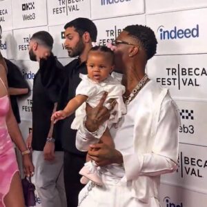 Wizkid steps out with his daughter for the first time