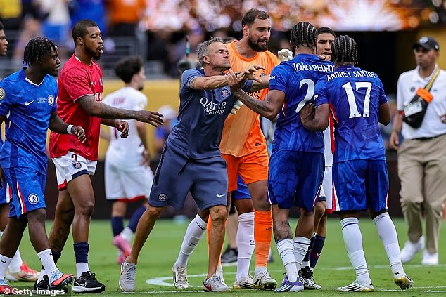 PSG boss Luis Enrique appears to slap Chelsea striker Joao Pedro in the face after losing Club World Cup (Video)