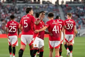Five first-team players set to leave Manchester United