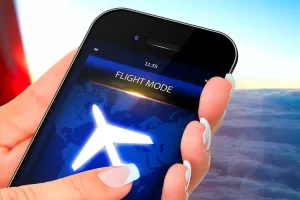 Pilot explains what really happens if you don’t put your phone on airplane mode while flying