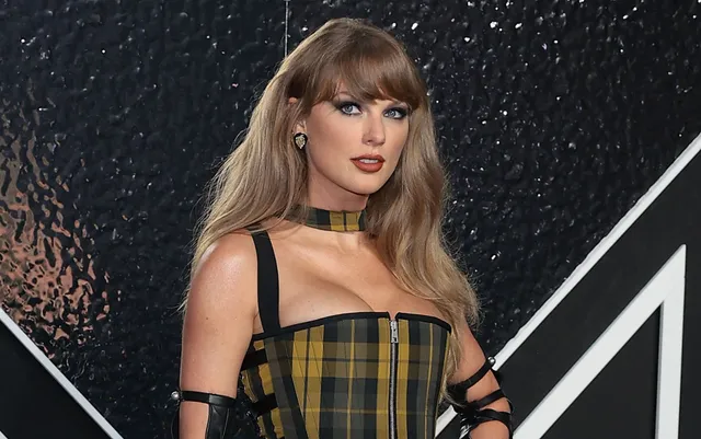 Singer Taylor Swift granted restraining order against ex-convict stalker
