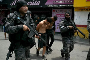 At least 64 dead as 2500 heavily armed Brazilian police conduct drug raid turning Rio De Janeiro into warzone (videos)
