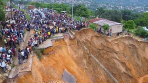 Watch as 32 miners d!e and hundreds submerged after massive copper-cobalt mine collapses in DR Congo
