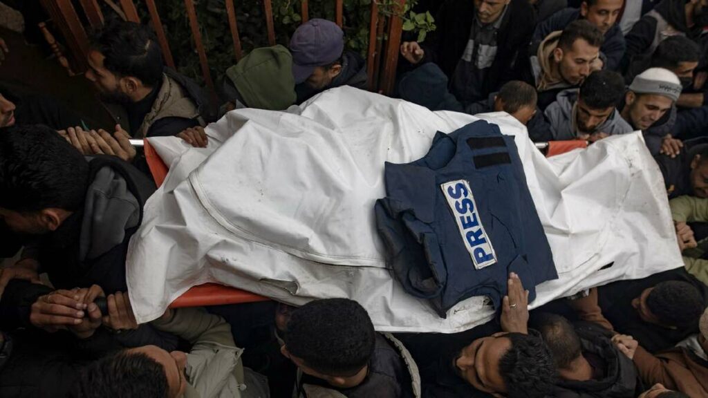 Israeli fire k!lls 11, including Journalists and Children, Gaza Medics say