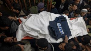 Israeli fire k!lls 11, including Journalists and Children, Gaza Medics say