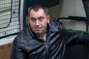 Leader of one of Europe’s most feared gangs captured after being dragged from limo at gunpoint by cops in London