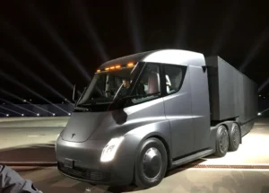 Couple k!lled in first f@tal crash involving Tesla’s new electric semi-truck