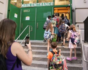 New York bans AI use for children until high school