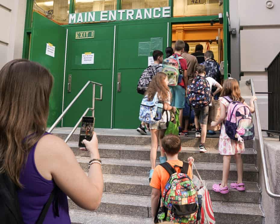 New York bans AI use for children until high school